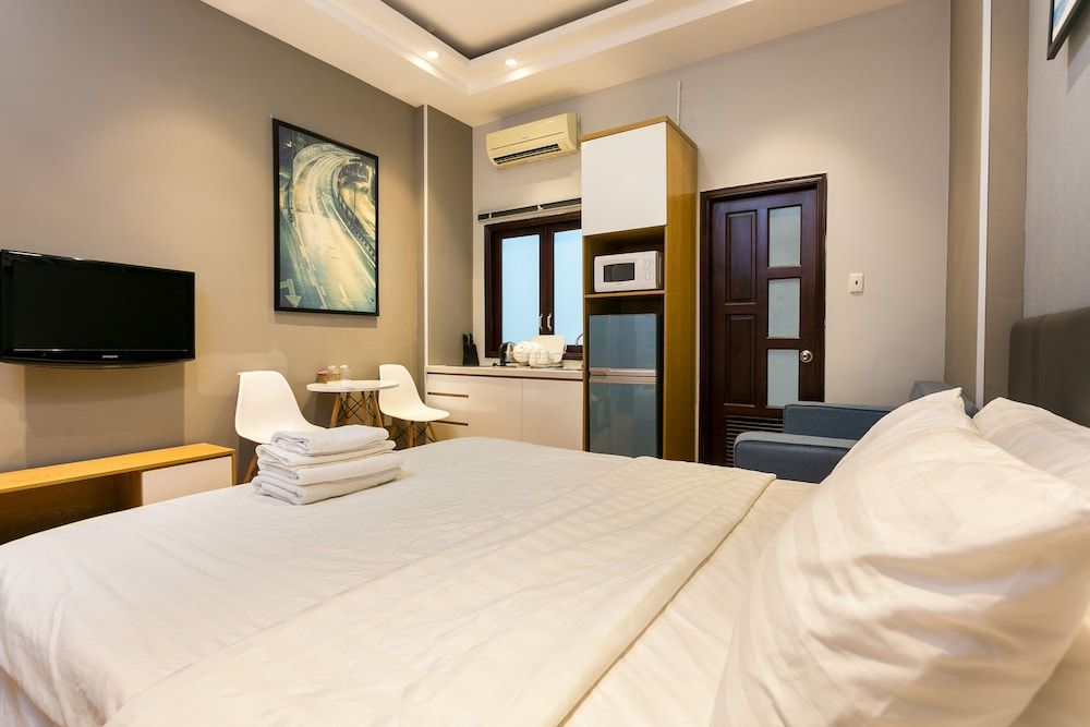 The Art - Sunshine Ben Thanh Basic Studio (Window) 3