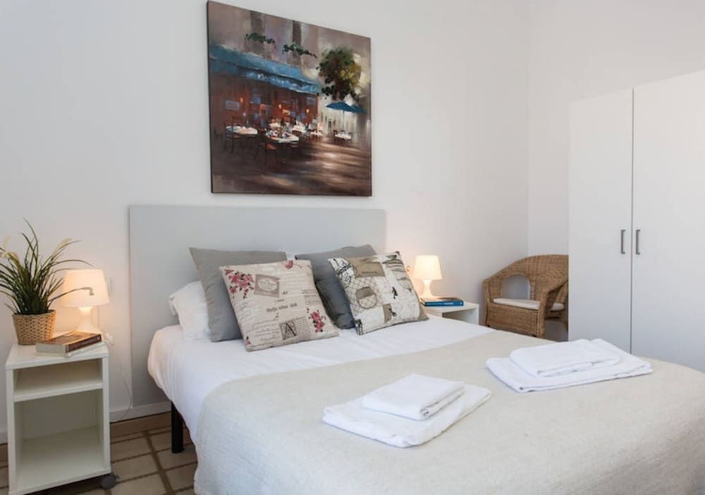 undefined Barcelona Fira Apartments 3