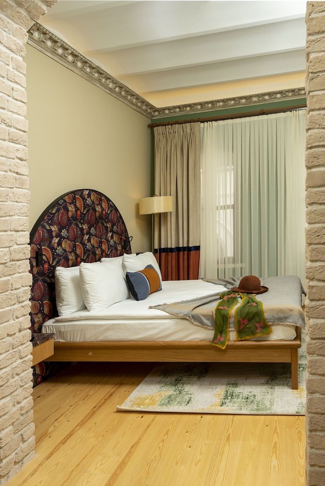 Sirin Han Hotel Old City Deluxe Triple Room 2