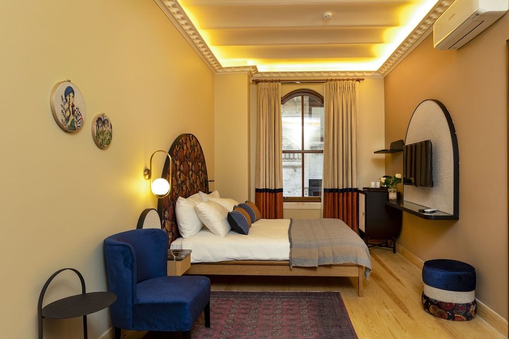 Sirin Han Hotel Old City Deluxe Triple Room 11