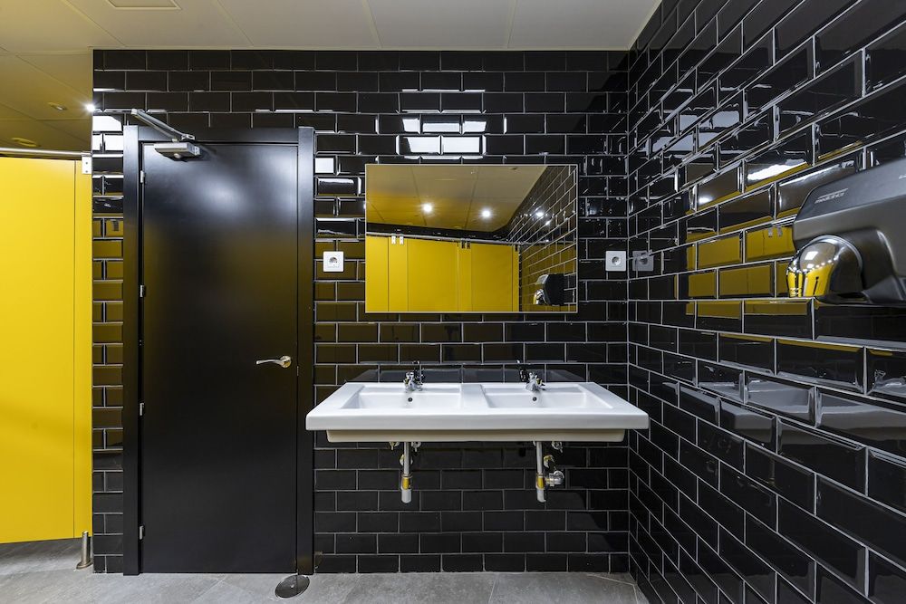 undefined Art Seven Hostel Capsules 10