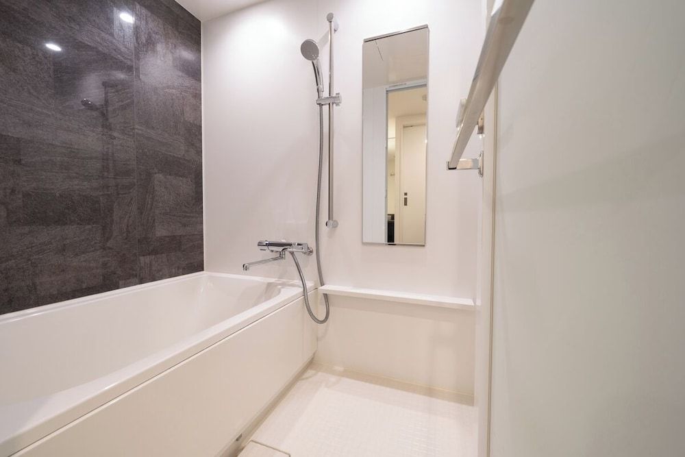 Hotel Vista Tokyo Tsukiji Moderate Small Double Room 4