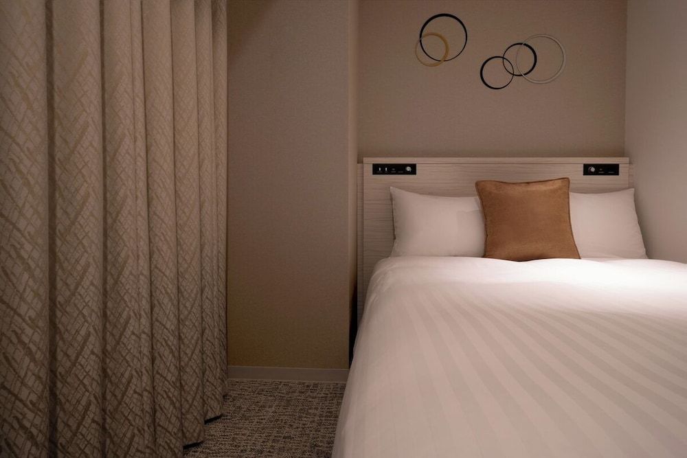 Hotel Vista Tokyo Tsukiji Moderate Small Double Room 2