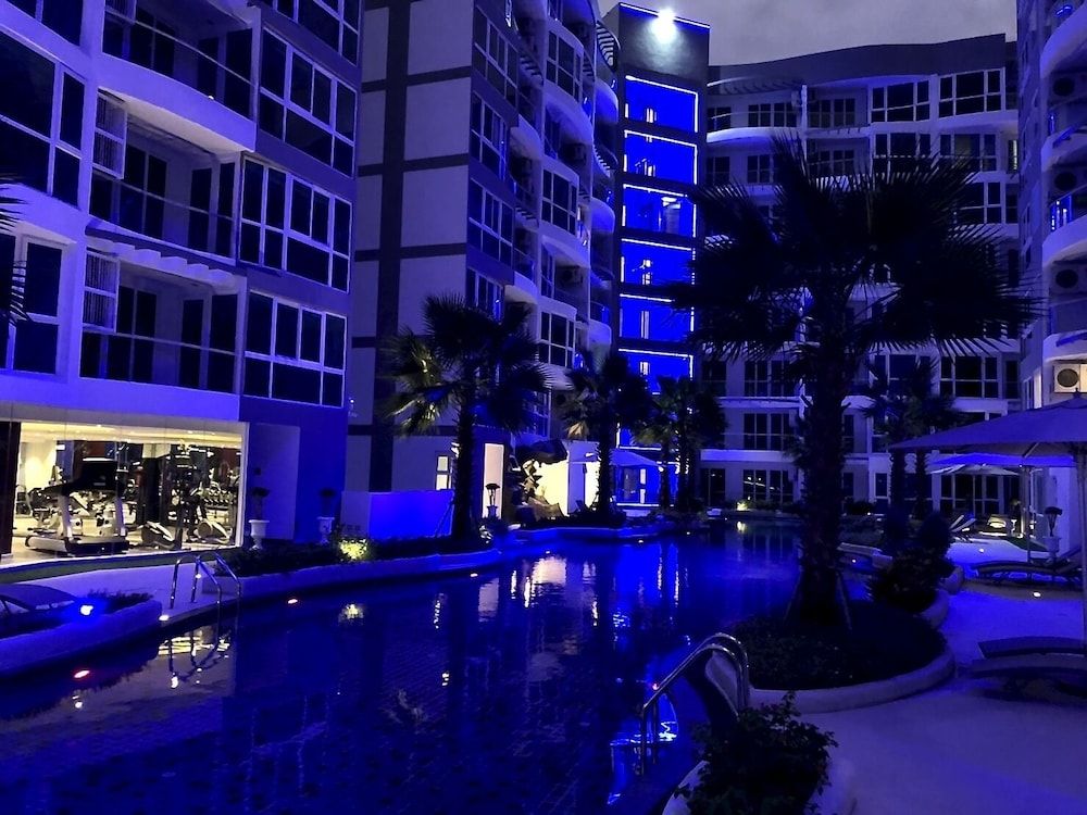 undefined Luxury Apartments in Grand Avenue 6