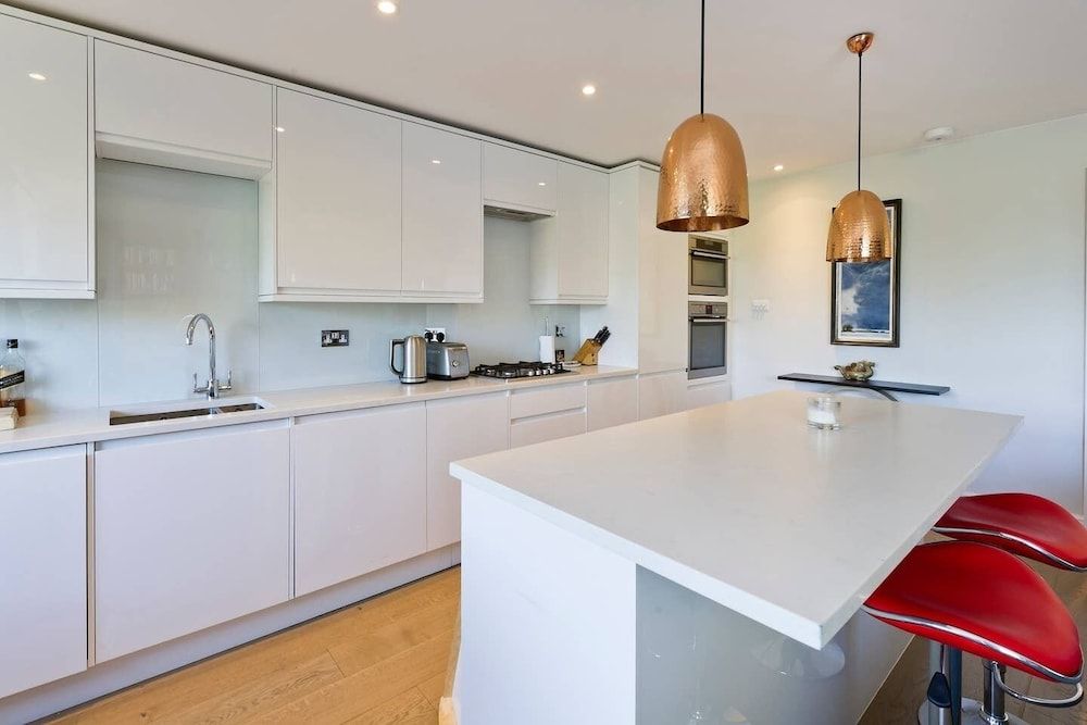 undefined Bright 2-bed Apartment in Fashionable Chelsea 9