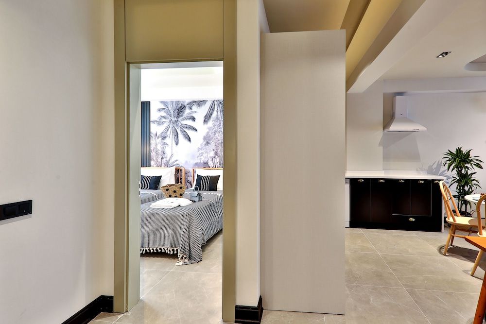 undefined Luff Suites 8