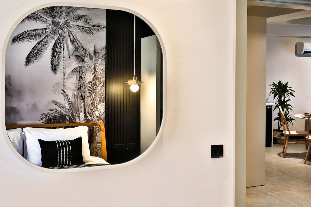 undefined Luff Suites 9