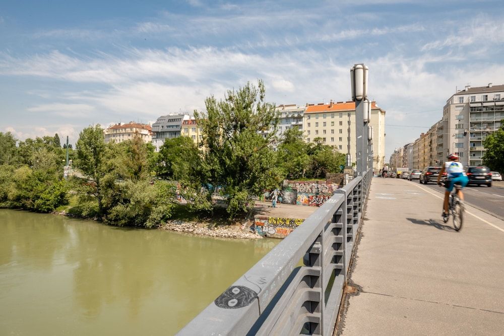 undefined Skyflats Vienna Ring View 2