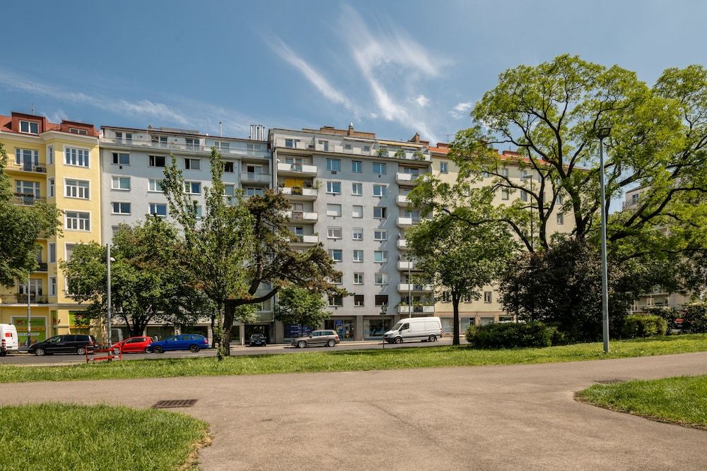 undefined Skyflats Vienna Ring View 7