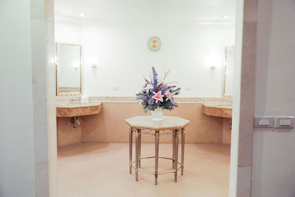 undefined Thaisun Bangkok Hotel 6