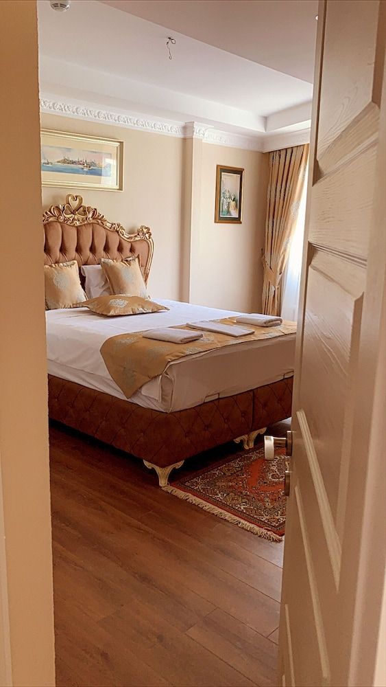 undefined Elisa Hotel 2