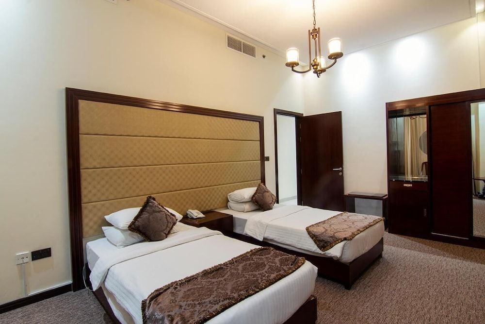 Deluxe Suite