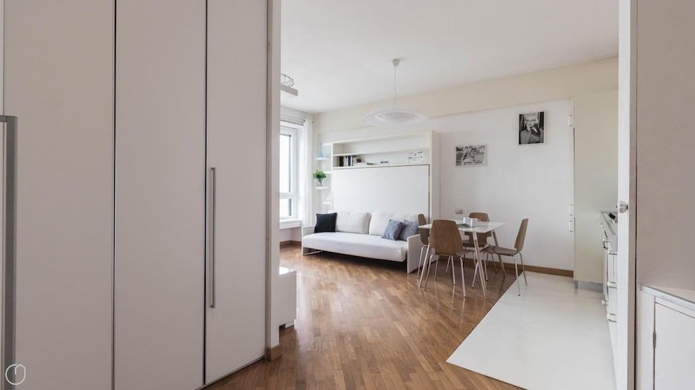 undefined Biancamano 2 7