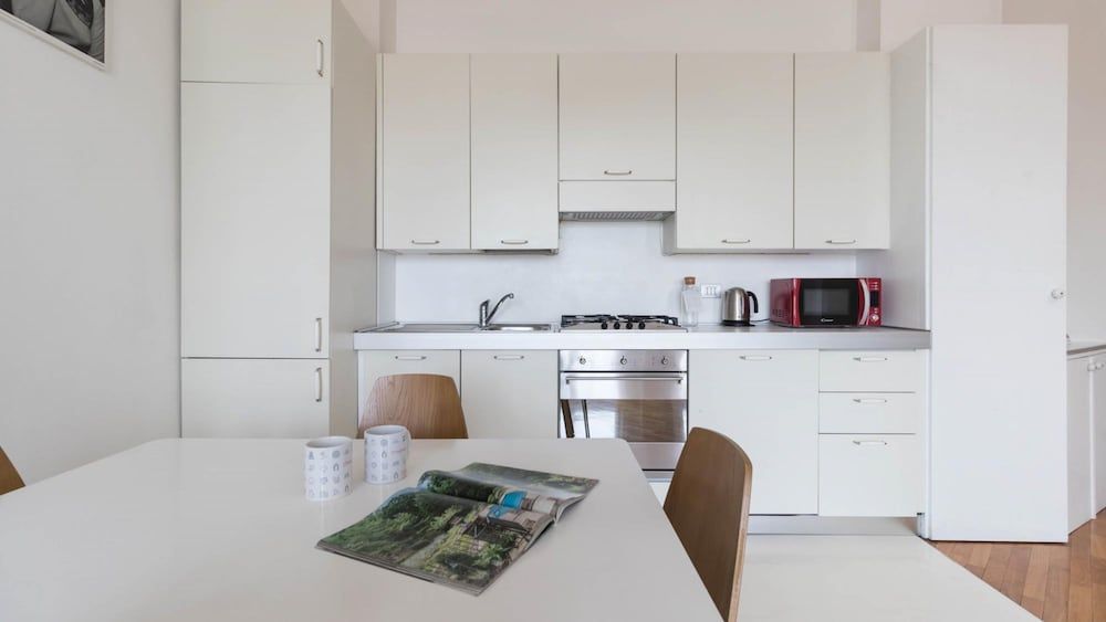 undefined Biancamano 2 6