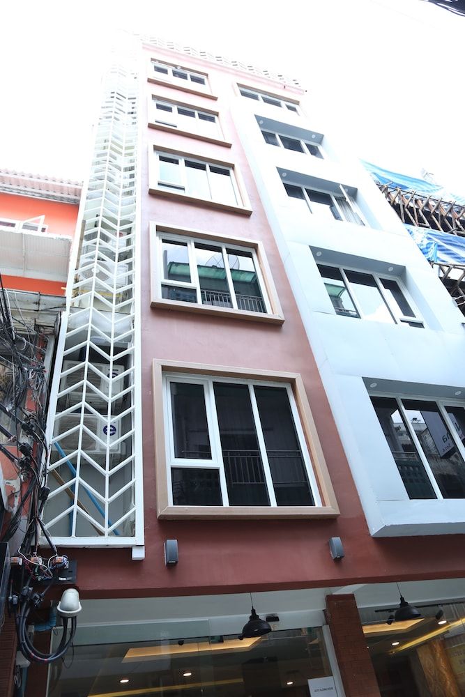 undefined Rose Nana Hotel