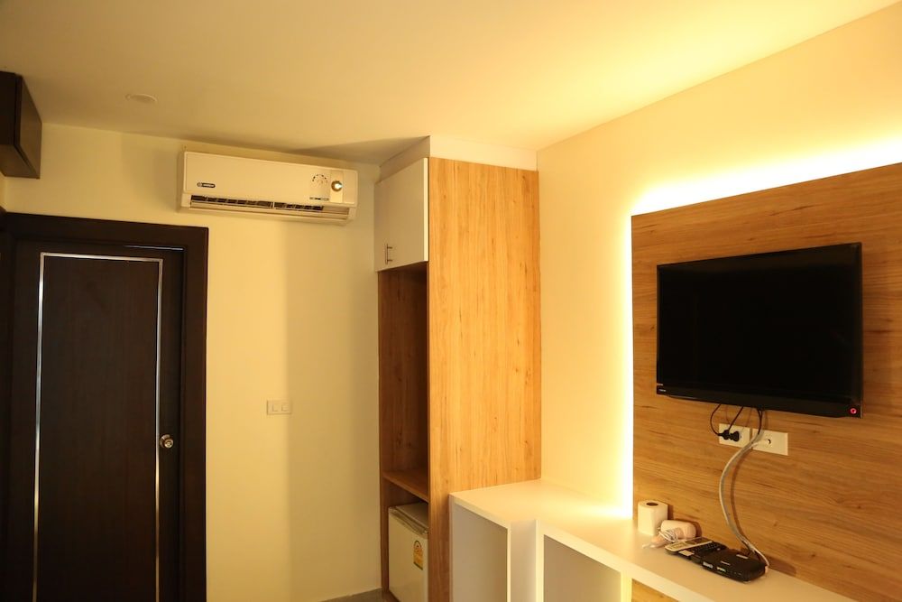 Rose Nana Hotel Superior Double Room 10