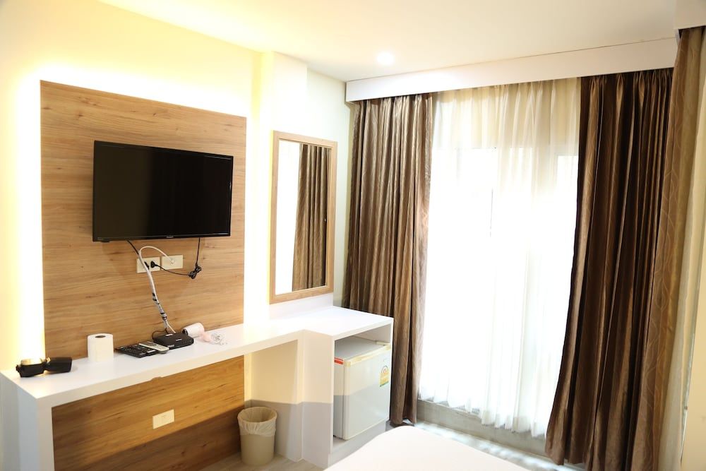 Rose Nana Hotel Superior Double Room 11