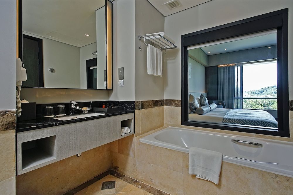 The Pacific Sutera Hotel Deluxe Sea View 2