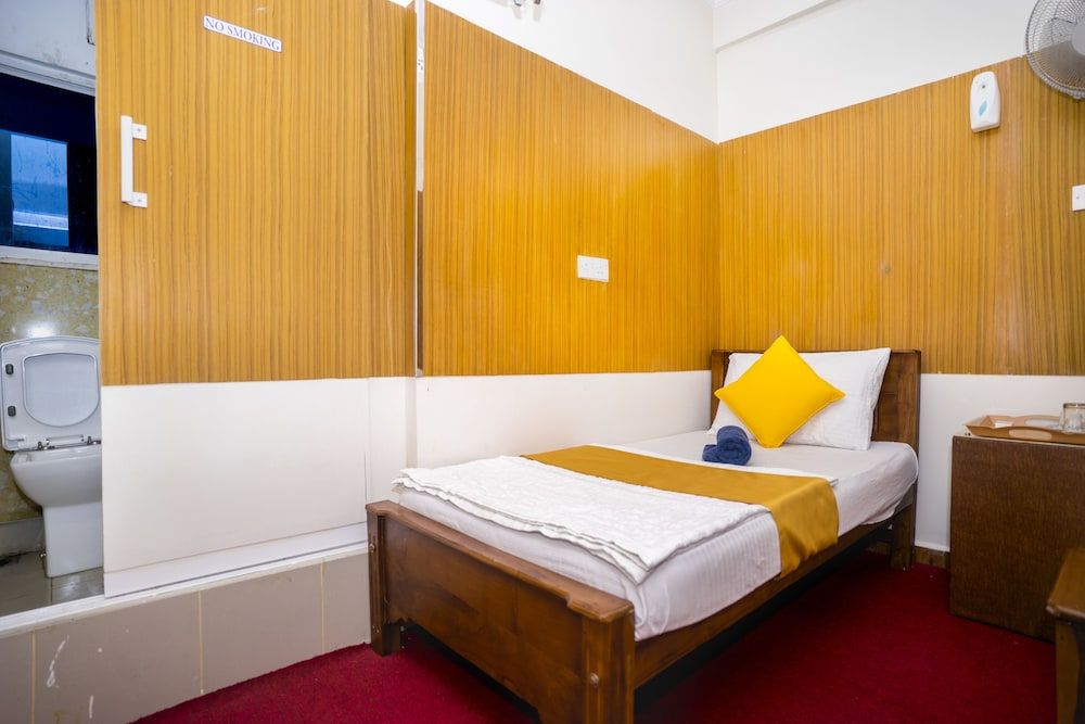 Al Manaal Residency Standard Single Non A/C Room 3