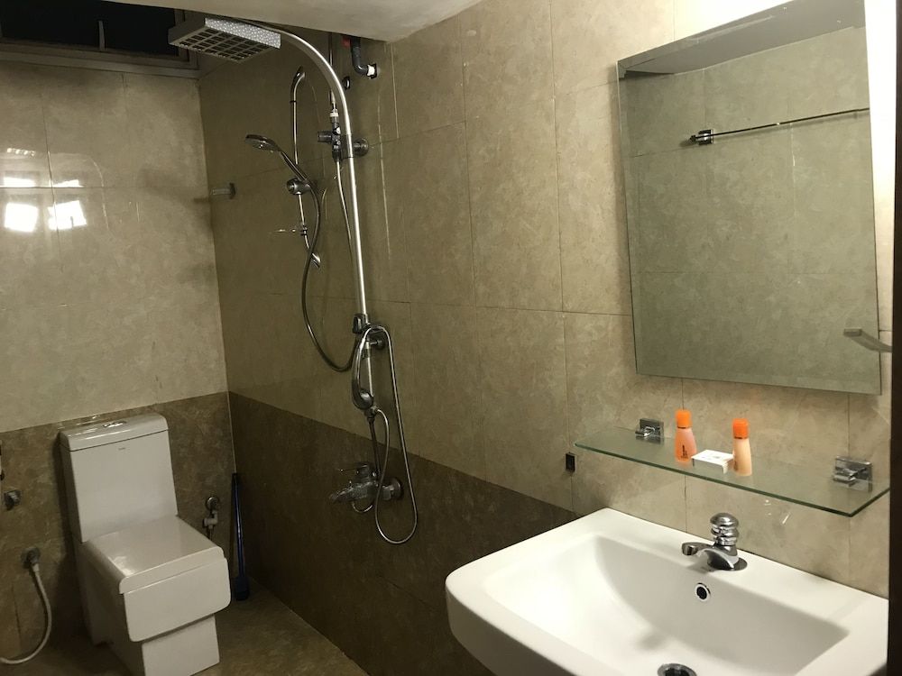 Al Manaal Residency Deluxe Triple Room 6