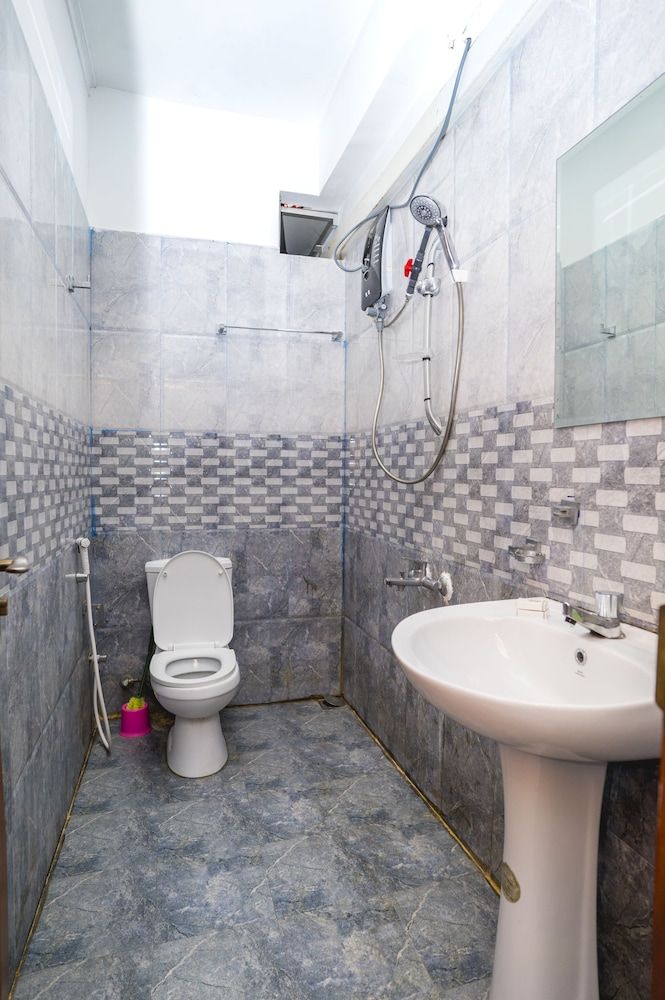 Al Manaal Residency Standard Single Non A/C Room 4