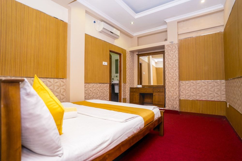 Al Manaal Residency Standard Single Non A/C Room 2