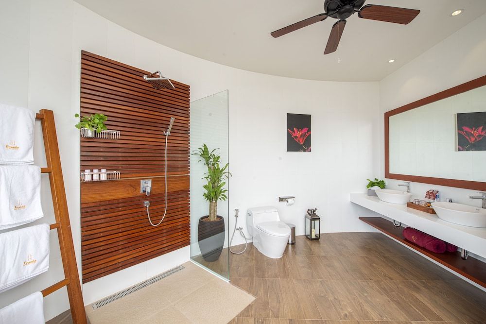 Eranda Pool Spa Villa, Chaweng 3-Bedroom Villa with Sea View 5