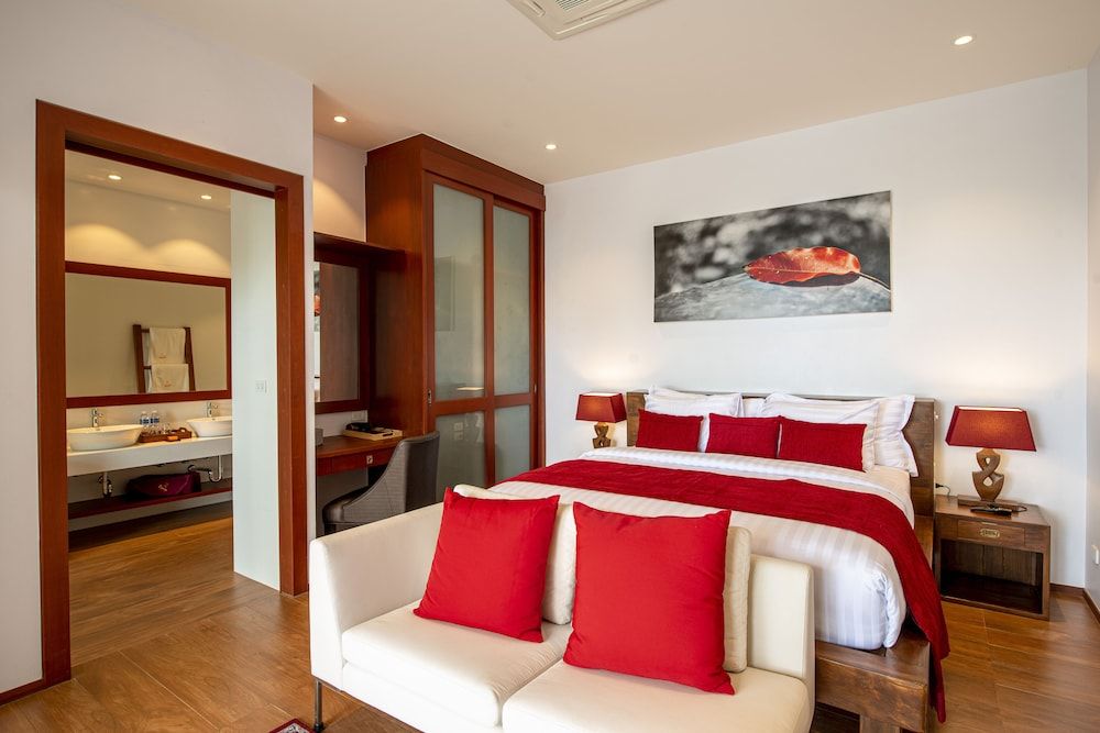 Eranda Pool Spa Villa, Chaweng 2-Bedroom Villa with Partial Sea View 2