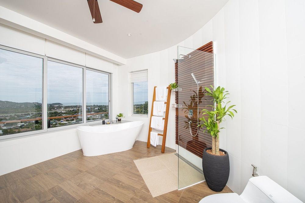 Eranda Pool Spa Villa, Chaweng 3-Bedroom Villa with Sea View 8