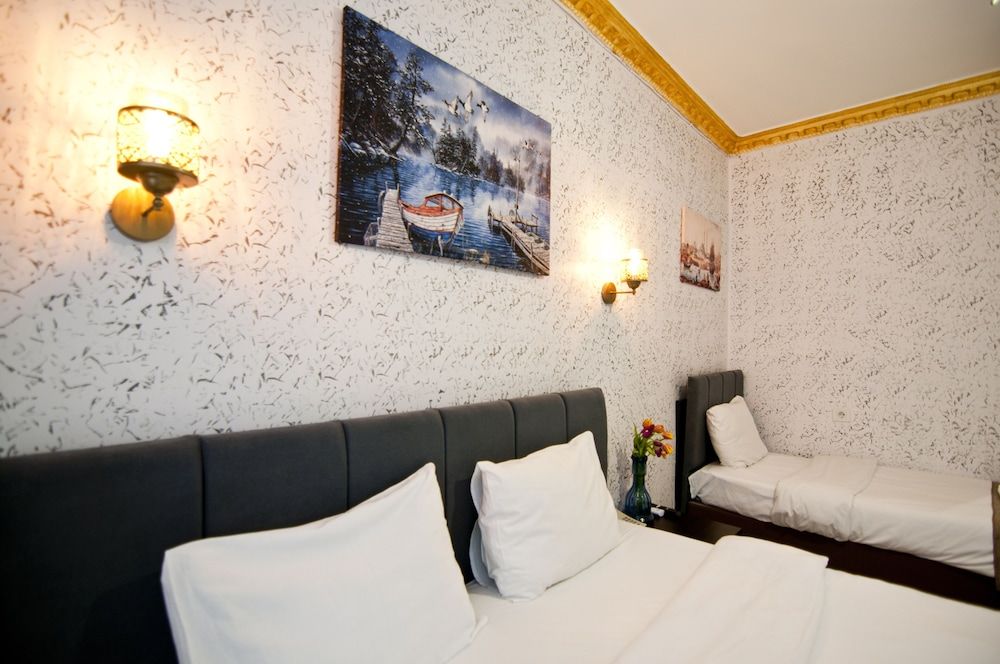 Golden Horn Park Hotel Standard Triple Room 2