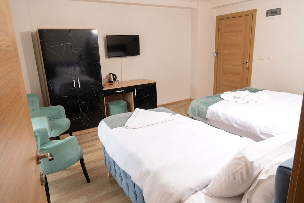 undefined Loss Hotel 10