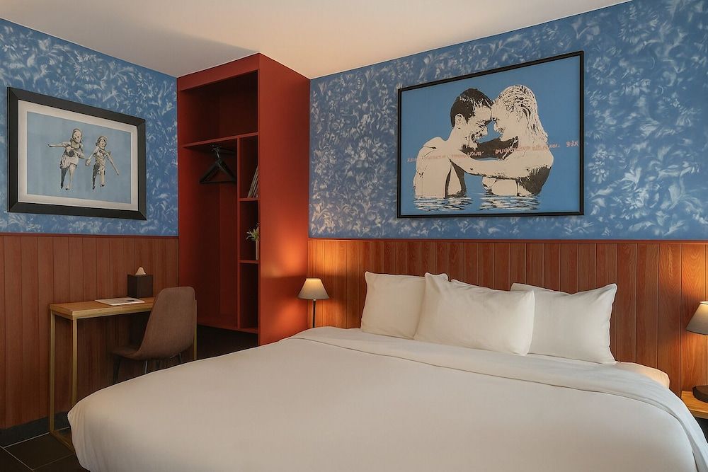 undefined The Walled off Hotel Paris 10