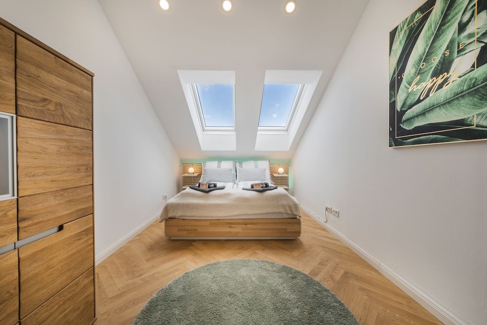 undefined 100sqm w terrace-Danube-AC - Netflix-3BR 6