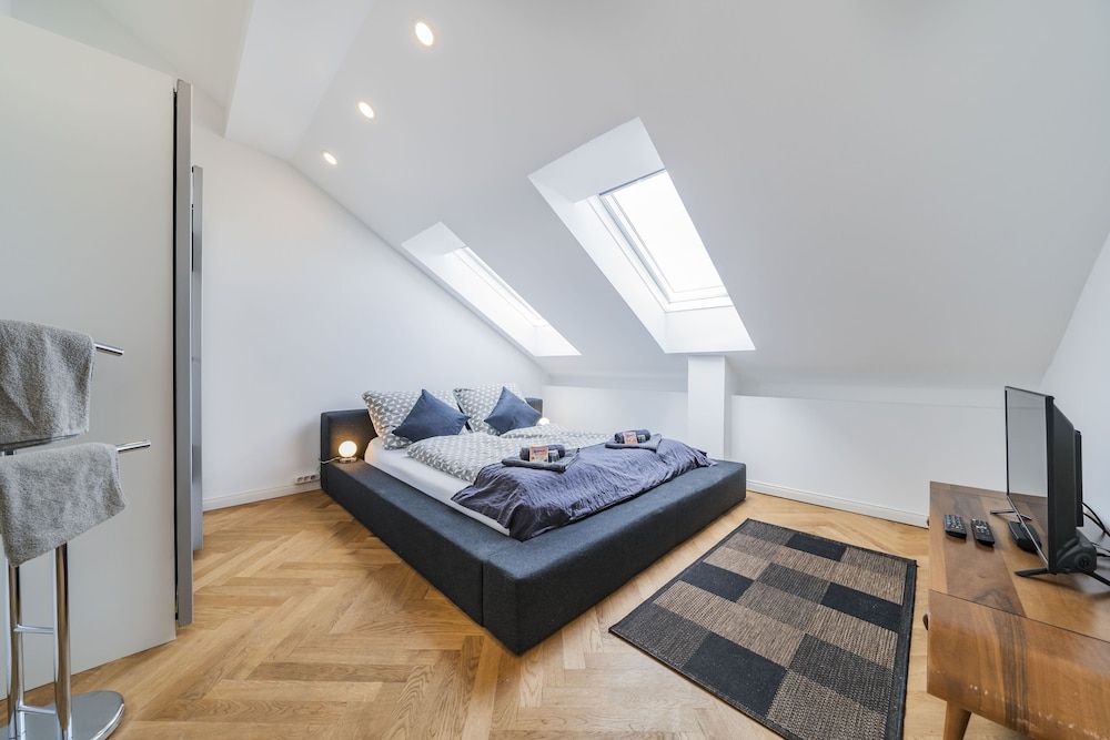 undefined 100sqm w terrace-Danube-AC - Netflix-3BR 3