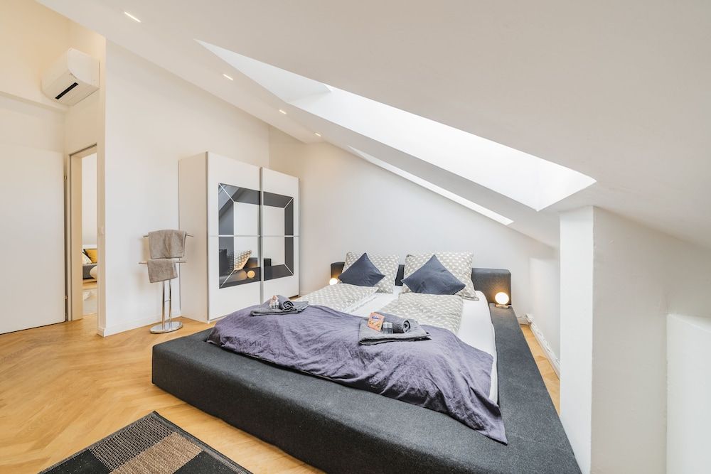 undefined 100sqm w terrace-Danube-AC - Netflix-3BR 4