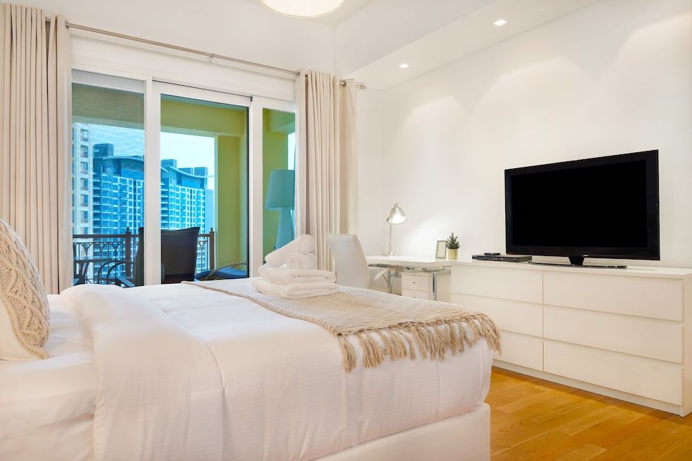 undefined Maison Privee - Modern and Airy 2BR in Palm Jumeirah 6