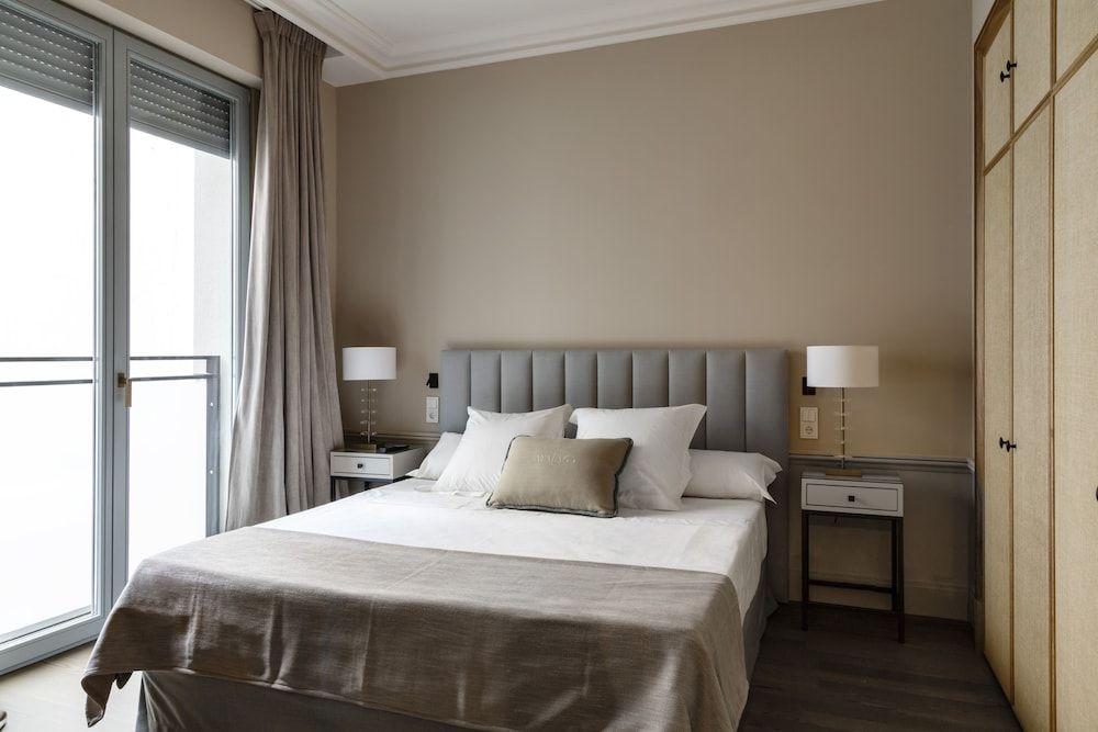 Ayala 63 Luxury Apartment, 2 Bedrooms, Balcony, City View 7