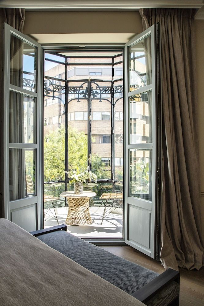 Ayala 63 Luxury Apartment, 2 Bedrooms, Balcony, City View 32