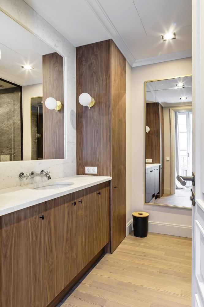 Ayala 63 Luxury Apartment, 2 Bedrooms, Balcony, City View 14