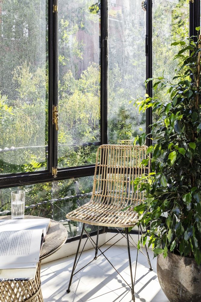 Ayala 63 Luxury Apartment, 1 King Bed 5