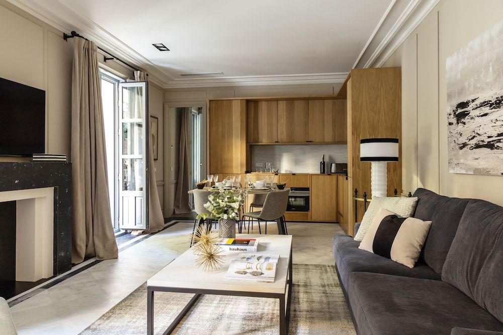 Ayala 63 Luxury Apartment, 2 Bedrooms, Balcony, City View 25