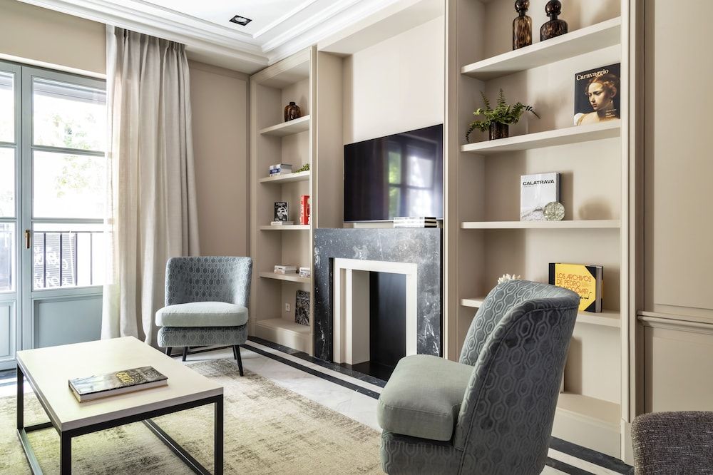 Ayala 63 Luxury Apartment, 1 King Bed 14