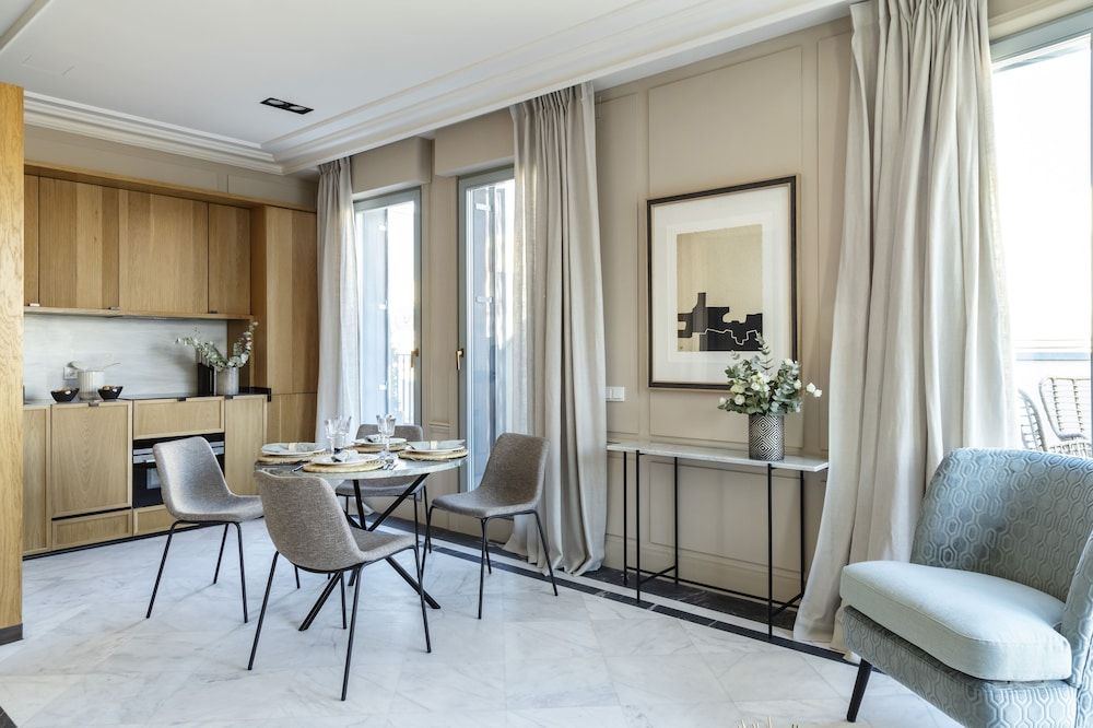 Ayala 63 Luxury Penthouse, 2 Bedrooms, City View 6