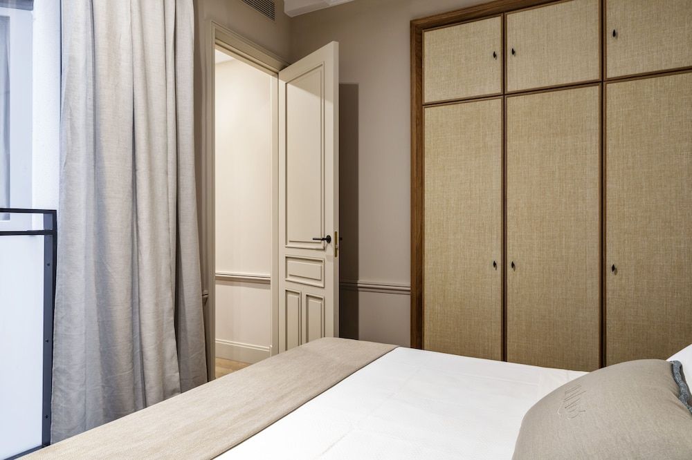 Ayala 63 Luxury Apartment, 1 King Bed 10