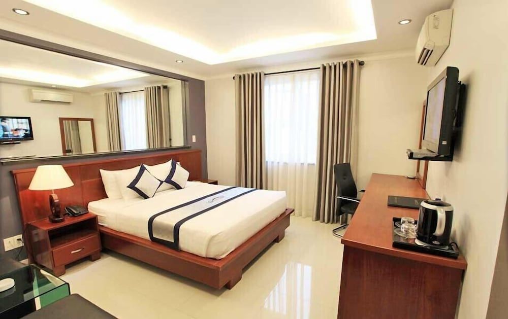 undefined Opera Hotel 5