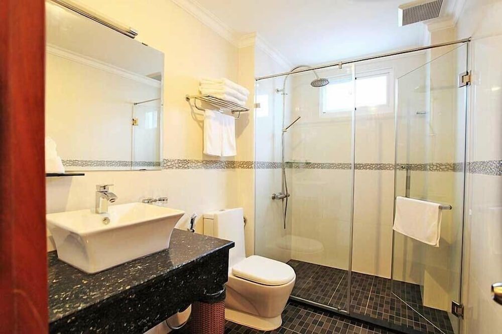 undefined Opera Hotel 6