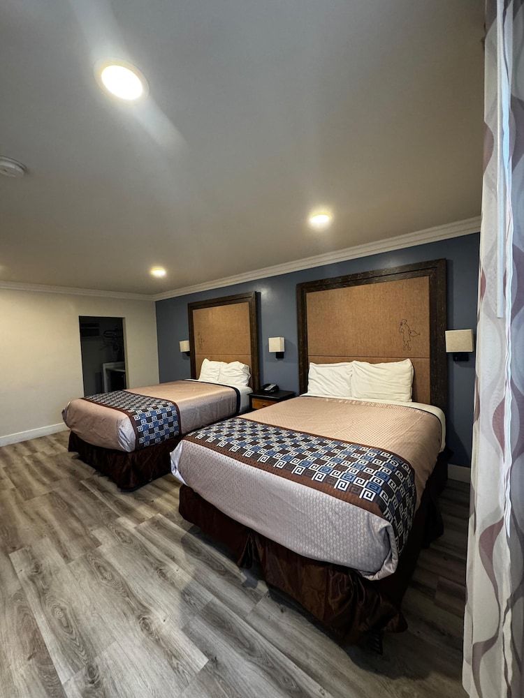 Room, 2 Queen Beds