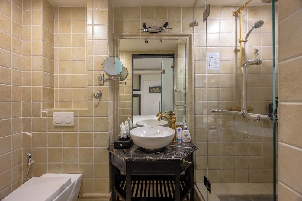 A25 Hotel - 06 Truong Dinh Superior Double Room 5