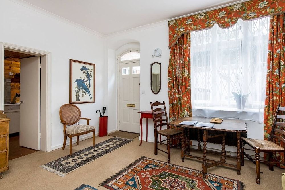 Traditional 1 Bed in Chelsea Near Harrods Apartment (1 Bedroom) 14