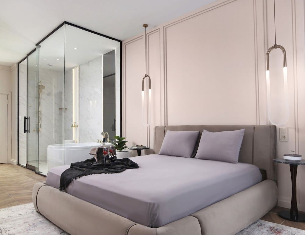 Walton Gardens Pera King Suite with Spa Bath